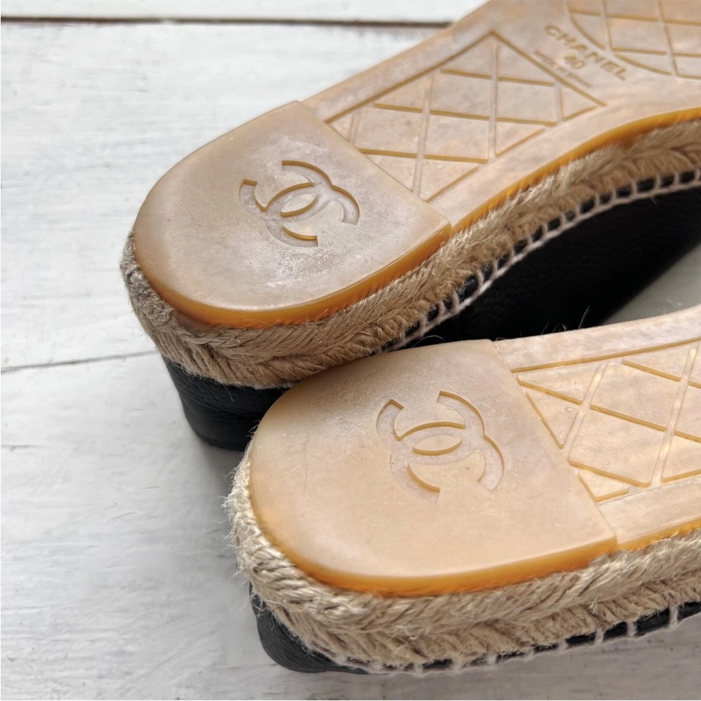 Rare CHANEL Womens CC Logo Cap Toe Espadrilles Black Leather sz 40 Tweed Quilted - Picture 10 of 15